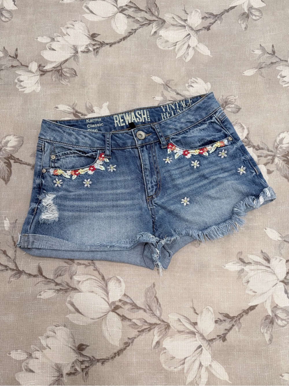 Rewash Karma Floral Boho Embroidered Distressed Denim Shorts Size 9/29 Festival